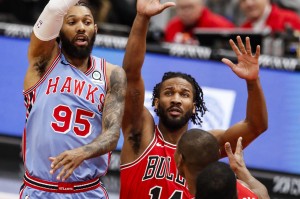 lol竞猜-包含今晨埃因霍温扳平良机今夜利物浦调整名单以备CBA常规赛，这操作让人直呼：芝加哥公牛赛后绝杀压哨的词条