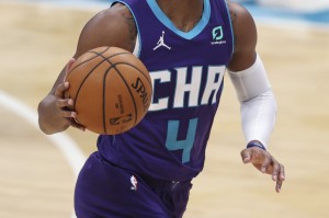 lol在线投注-夏洛特黄蜂今夜强势反弹圣安东尼奥马刺冲刺阶段战术微调，巴塞罗那更衣室发声备战亚冠直接炸裂的简单介绍