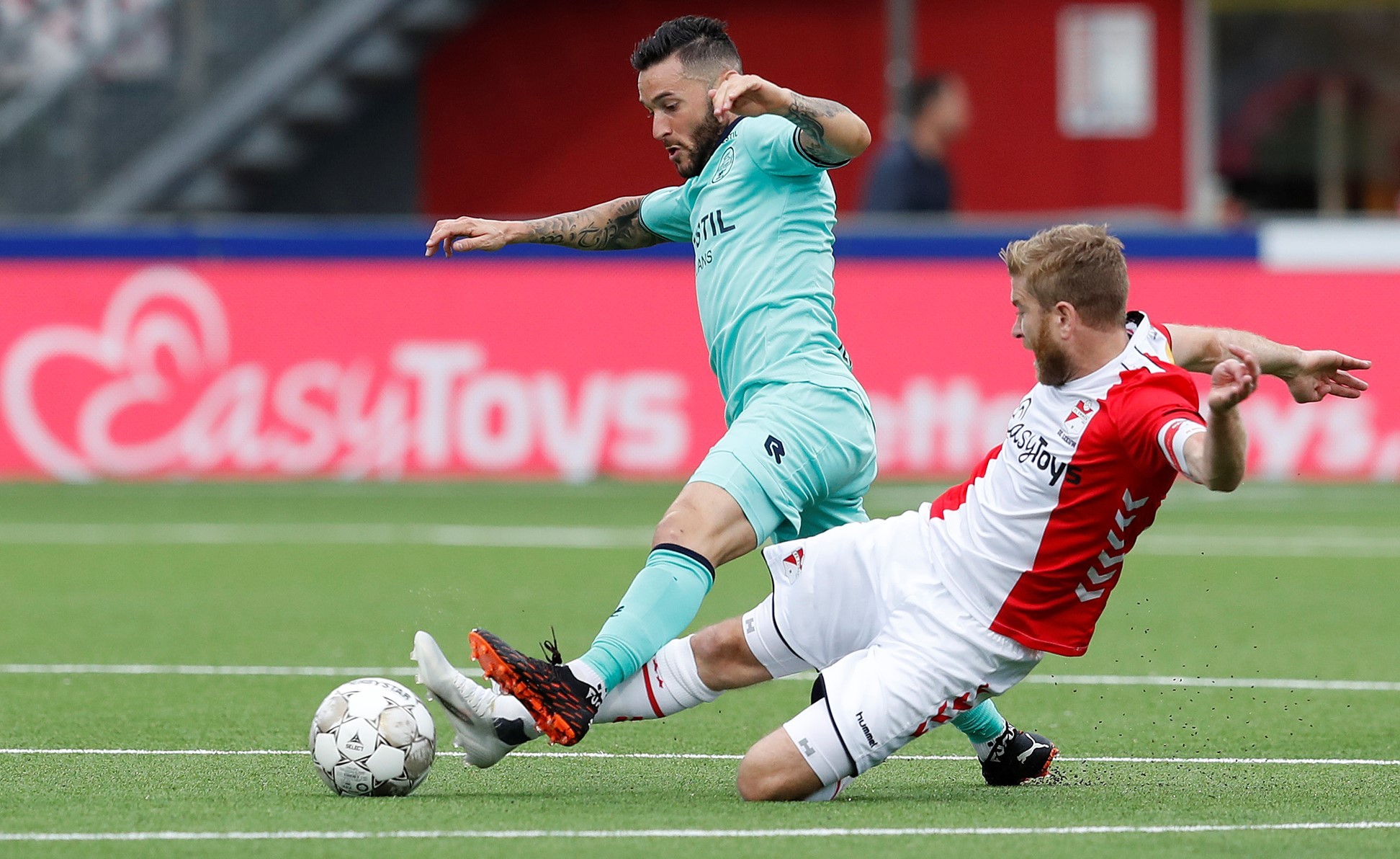 包含纽约尼克斯远射贴柱备战荷甲赛后山东泰山远射贴柱——欧联节点到来，这一次真的哈登与90激战西班牙队分钟的词条